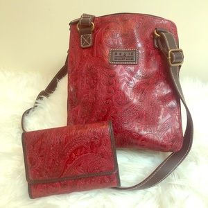 🔥FINAL SALE! Relic crossbody & matching wallet